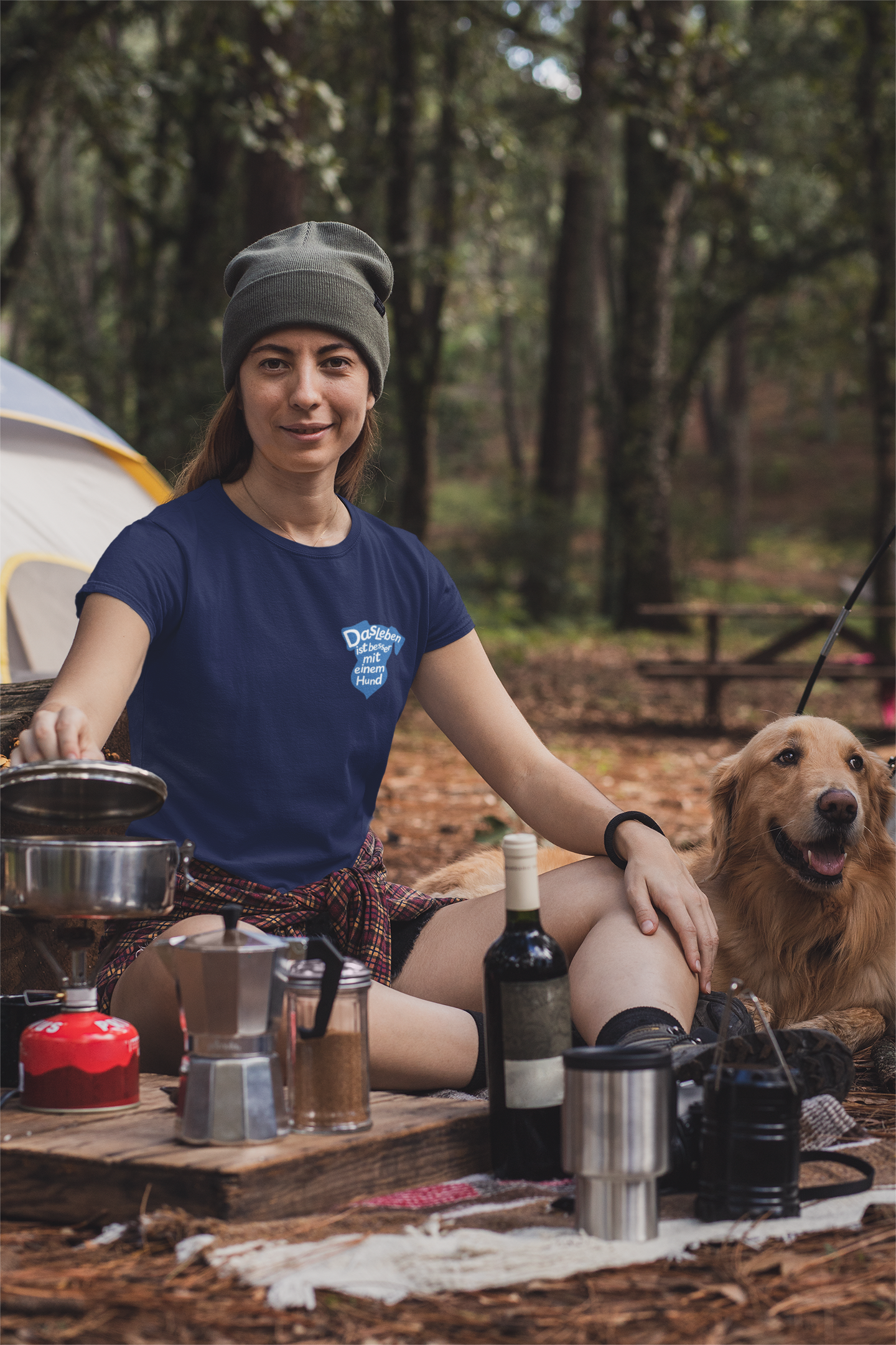 Damen T-Shirt: "Das Leben ist besser mit einem Hund"