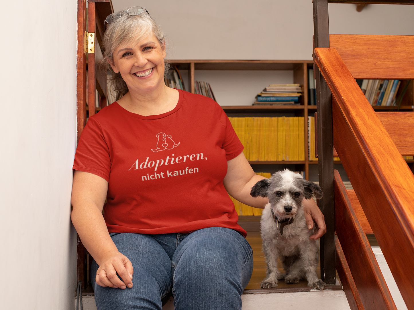 Damen T-Shirt: "Adoptieren, nicht kaufen"